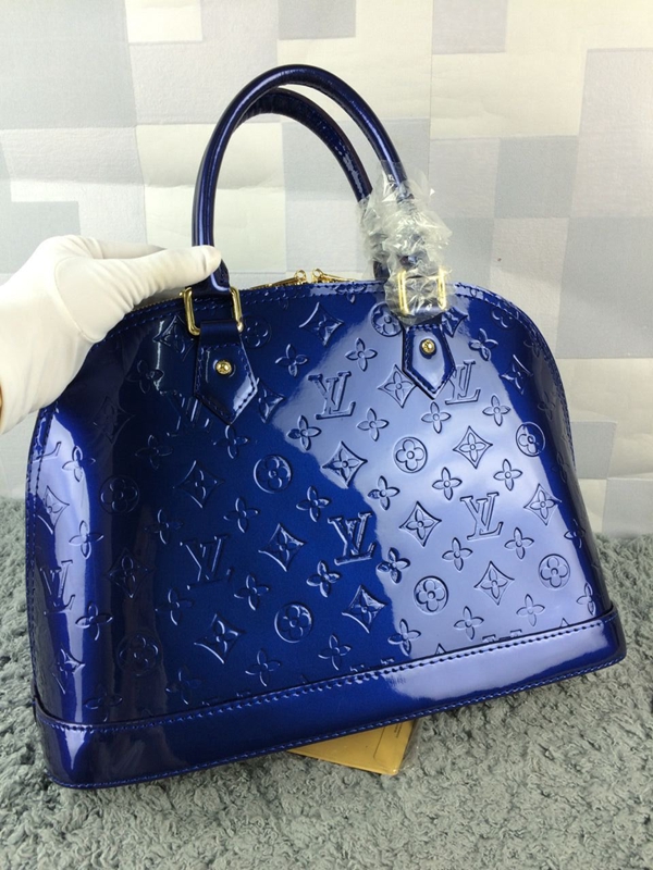 ルイヴィトンバッグ背面デザイン